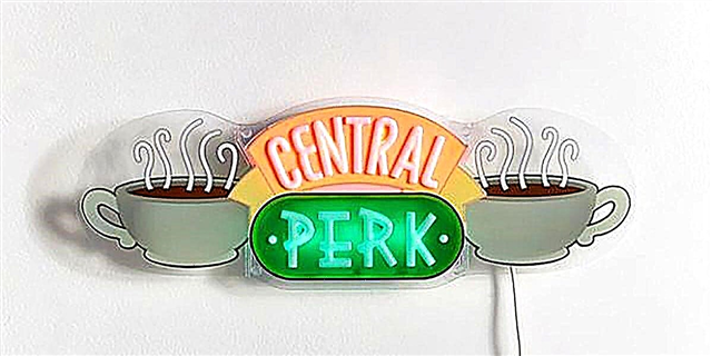 Miqtë Tifozë kanë nevojë për këtë Neon Central Perk Shenjë nga Outfitters Urban