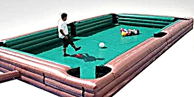 Le Bounce House Futhi Yenzeka I-Gigantic Pool Table