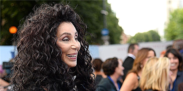 A familia Gaines chama á cantante Cher 