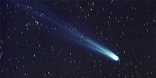 Die groot komeet van April Fools sal die beste na die aarde in die geskiedenis wees
