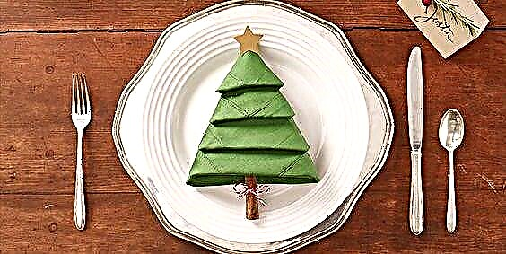 دستمال سفره سبز خود را به درختان کریسمس تبدیل کنید تا جدول تعطیلات خود را بالا ببرید