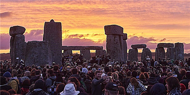 Ngjarja e Solsticës së Verës në Stonehenge mund të Anulohet, por Mund të Shikoni Tjetër në Facebook