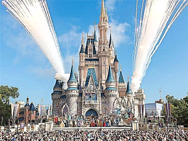 Disney huet versprach iwwer $ 1 Millioun an de Bahamas fir den Hurrikan Dorian Relief ze spenden