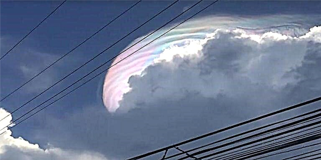 مردم در حال دیدن این کمیاب نادر ابر 