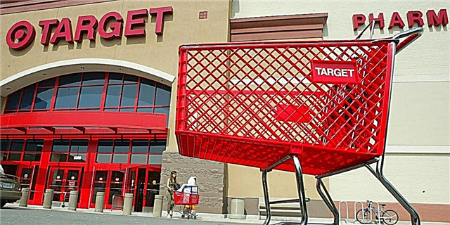 Target, JC Penney, Buy Best, and more Declare Juneteenth Holiday ea Naha e lefelletsoeng bakeng sa Basebetsi