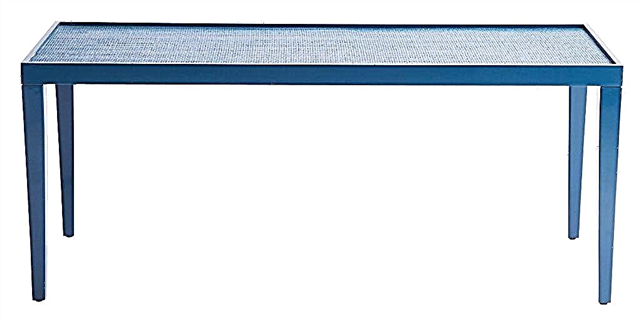 ఓంఫ్ కోసం నినా కాంప్‌బెల్ యొక్క కొత్త సేకరణను చూడండి