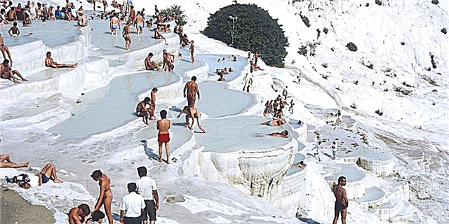 Да ја поминеме цела зима во овие неверојатни турски термални базени