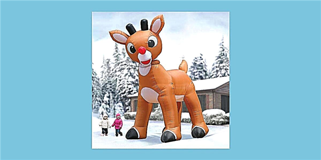 Hierdie reuse-opblaasbare Rudolph kan hoër wees as u huis