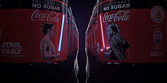 Van 'Star Wars'-Themed Coke Bottles Lightsabers Glowing on them them