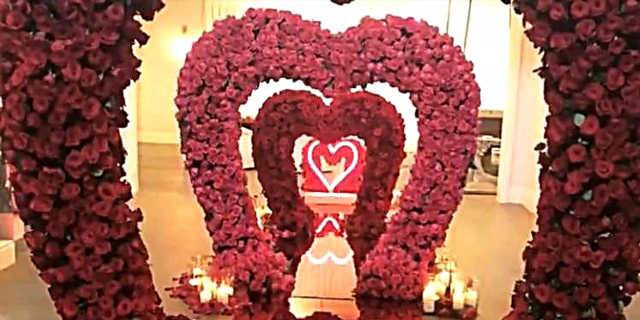 A casa de Kylie Jenner está cuberta en cen rosas para o día de San Valentín